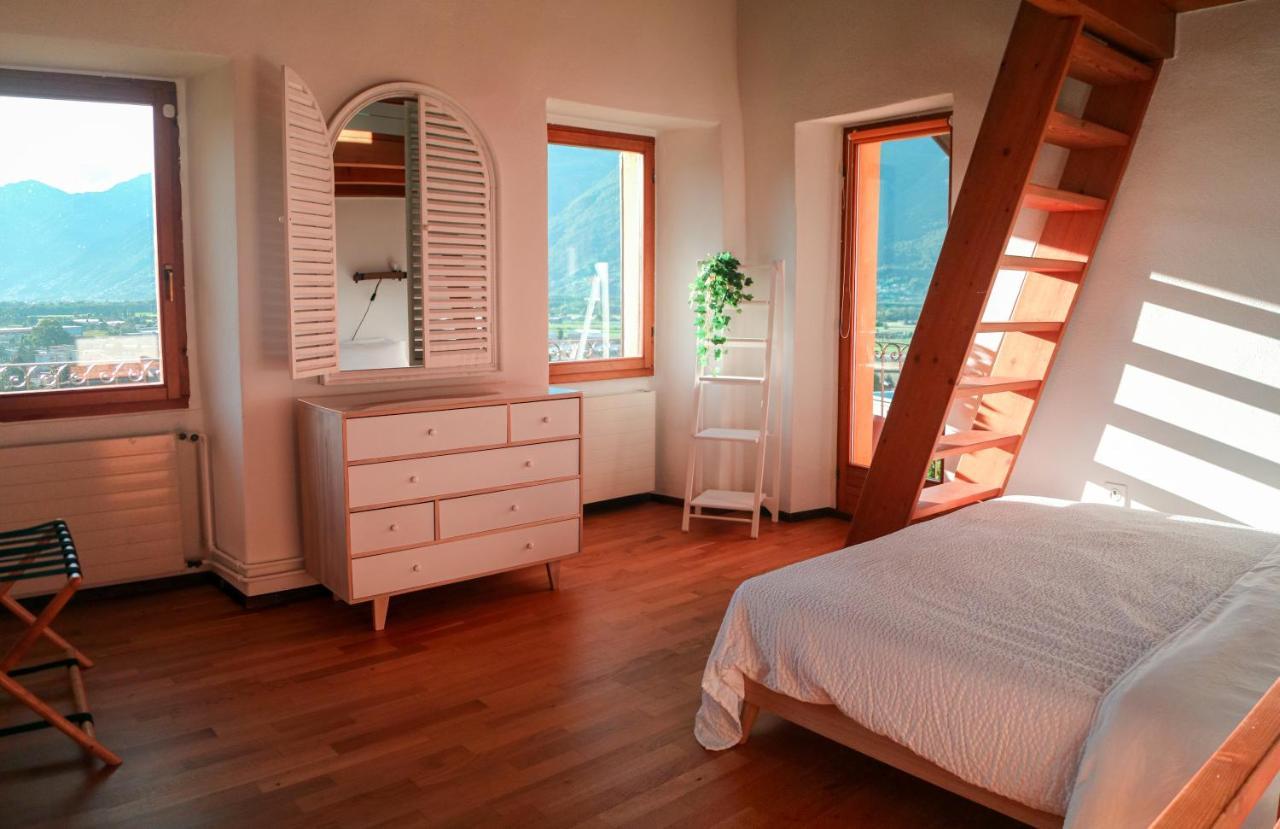 Wisteria House - Holiday Apartment Cadenazzo Luaran gambar