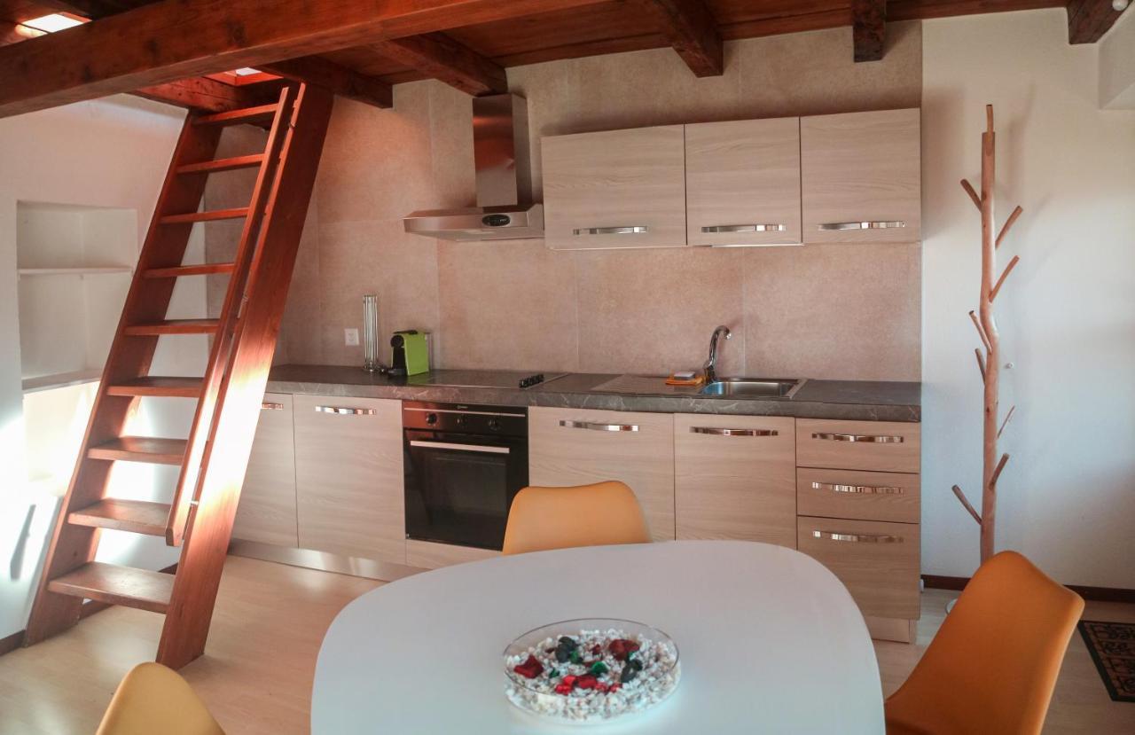 Wisteria House - Holiday Apartment Cadenazzo Luaran gambar