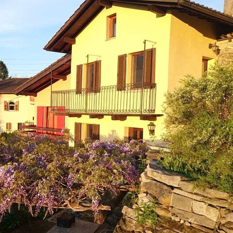 Wisteria House - Holiday Apartment Cadenazzo Luaran gambar