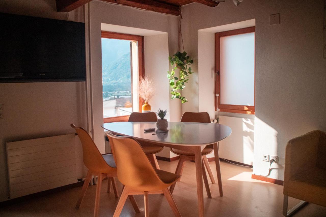 Wisteria House - Holiday Apartment Cadenazzo Luaran gambar